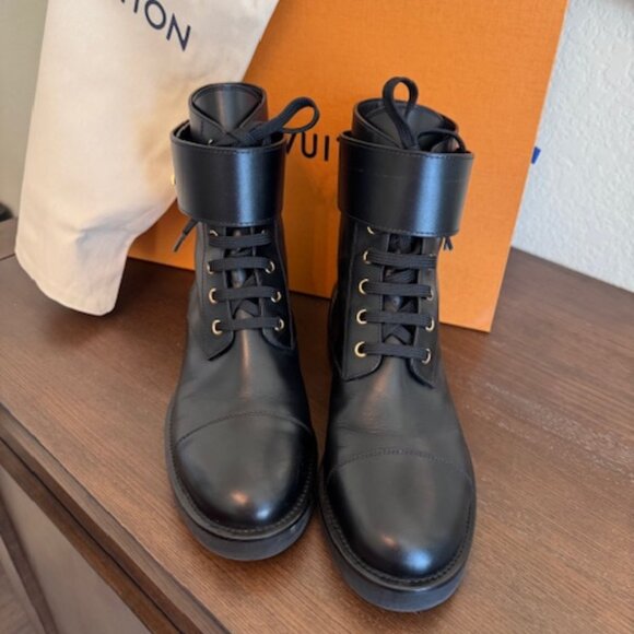 Louis Vuitton Shoes - Louis Vuitton Women's Wonderland Flat Ranger Boots Leather
